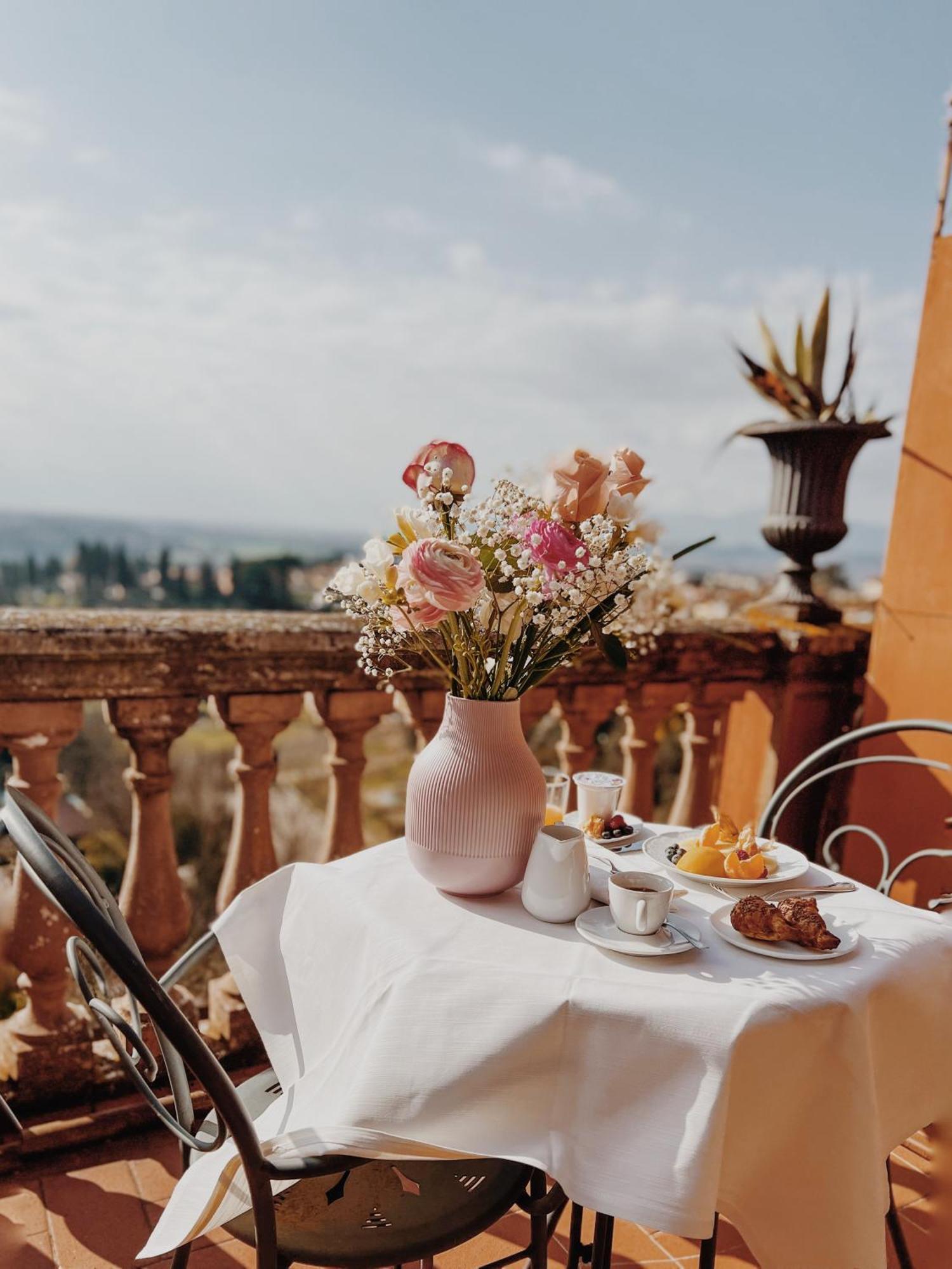 Quattro Gigli Hotel 蒙托伯里茵瓦亚 外观 照片